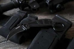 BLACKHAWK® Garra Lll Black Karambit Sideliner – BH15G3201BK -BEAR AND SON CUTLERY Sales Garra 4 scaled 1